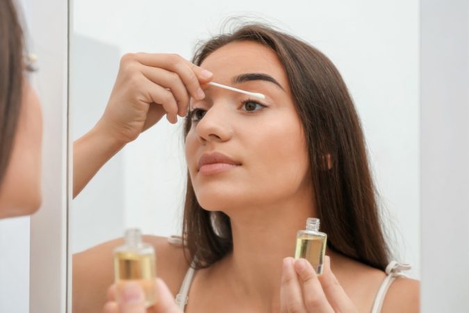 Блиск та здоров'я ваших брів та вій: інноваційні продукти від EKKO BEAUTY