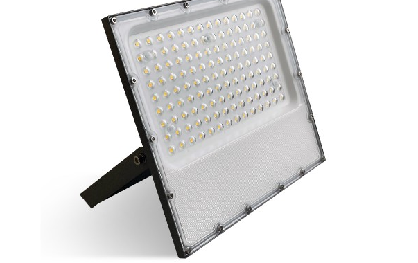 Светодиодные прожекторы SMD: особенности технологии и сферы применения