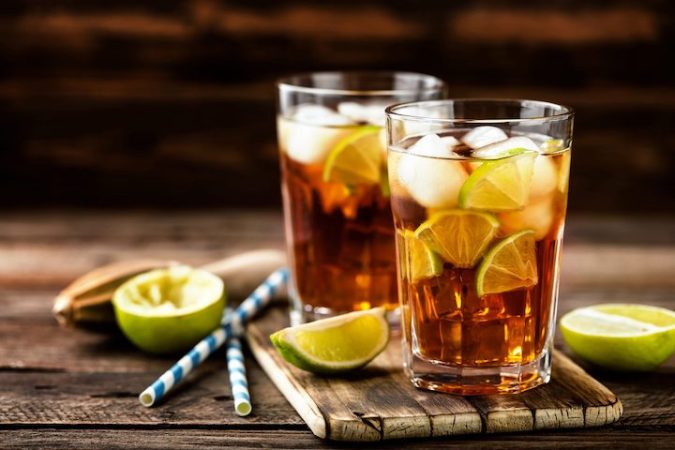 От коктейля до выпечки: неожиданные способы использования рома